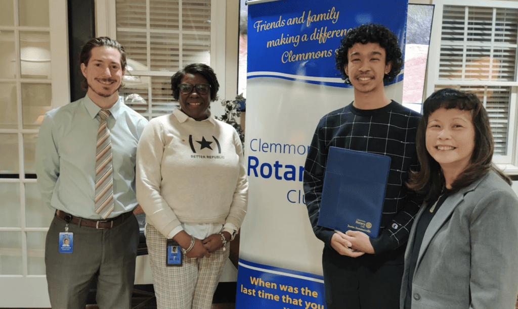 Éxito de la matrícula dual en Forsyth Tech La historia de Justin