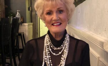 Jewelry from Jojo: Non-profit provides professional accessories for the workplace