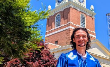 Del sonido a la narración: homenaje a la trayectoria de Nico Pezet desde Forsyth Tech hasta la Universidad de Wake Forest