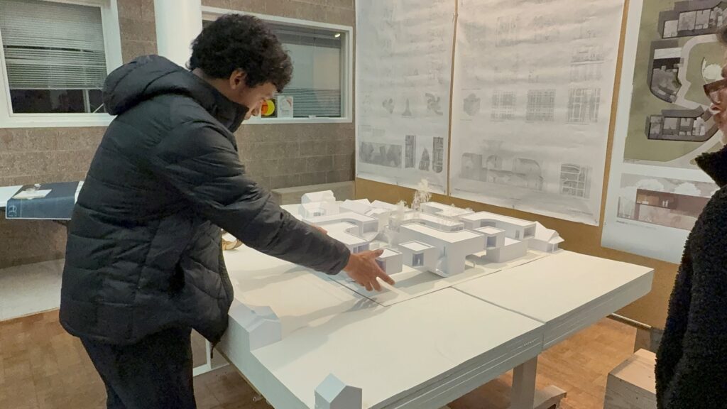 Pedro Privado sets up his winning design